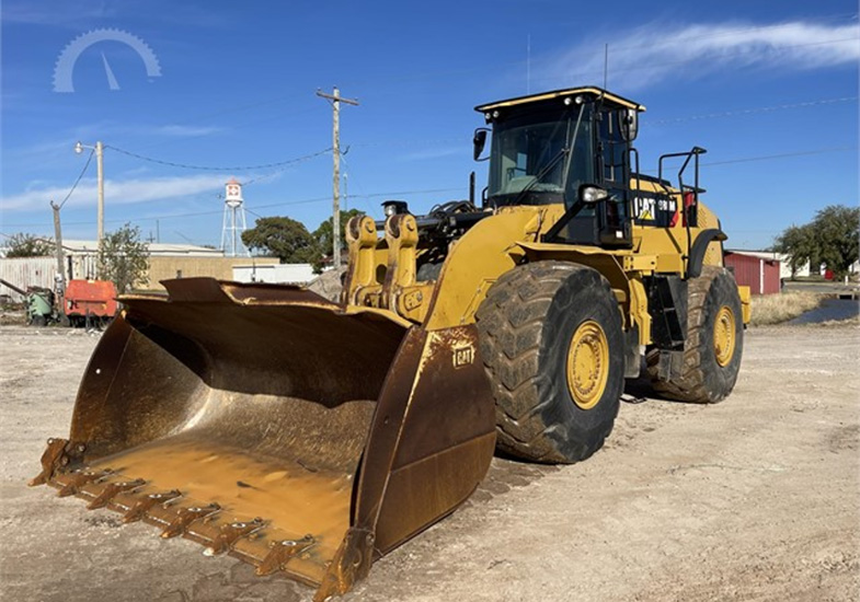 Front View of a Caterpillar Wheel Loader